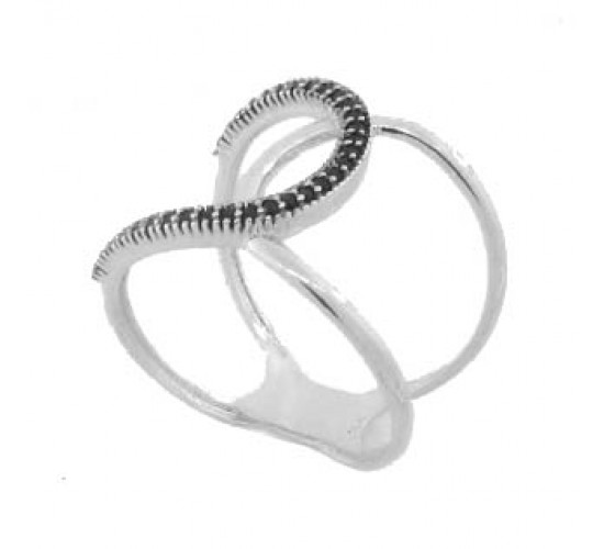 Anel em X sobreposto liso e zirconia negra, prata. 341036