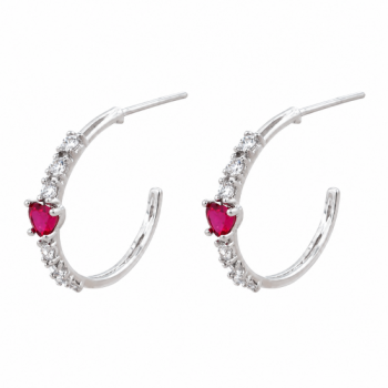 Brinco meia argola media fina zirconia cristal e coracao vermelho, prata. 350021